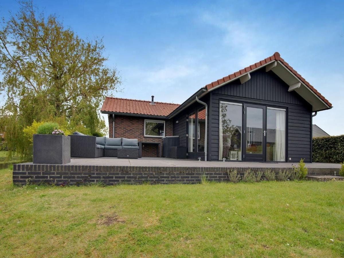 Lovely In With Garden Ferienhaus